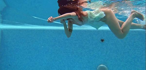  Lizi Vogue Underwater Porn